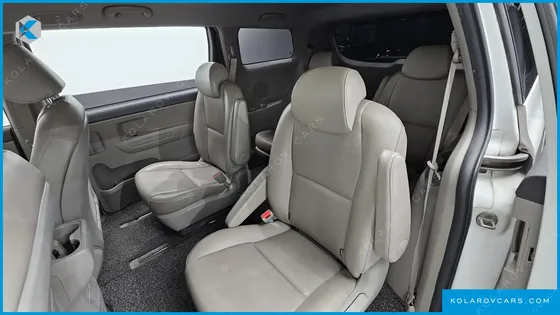 KIA CARNIVAL 9-SEATER LUXURY