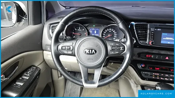 KIA CARNIVAL 9-SEATER PRESTIGE