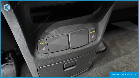 KIA CARNIVAL 9-SEATER PRESTIGE