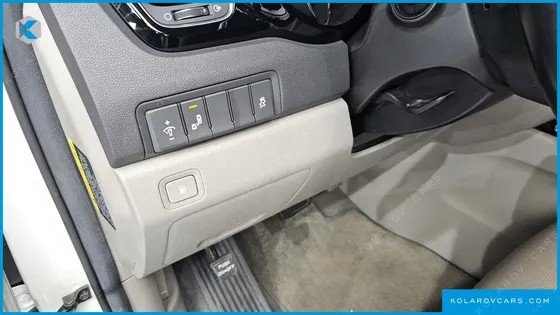 KIA CARNIVAL 9-SEATER PRESTIGE