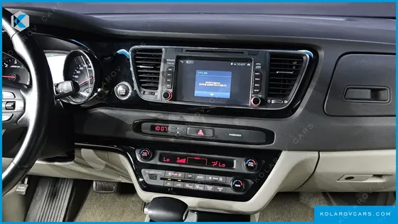 KIA CARNIVAL 9-SEATER PRESTIGE