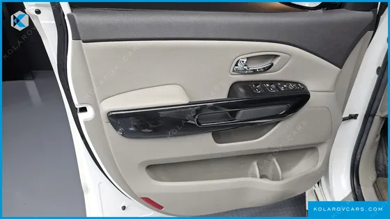KIA CARNIVAL 9-SEATER PRESTIGE