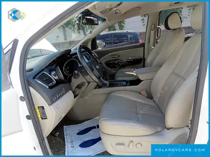 KIA CARNIVAL 7-SEATER LIMOUSINE