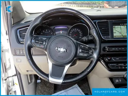 KIA CARNIVAL 7-SEATER LIMOUSINE