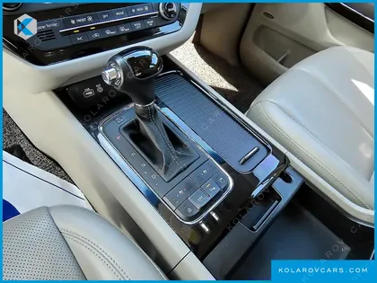 KIA CARNIVAL 7-SEATER LIMOUSINE