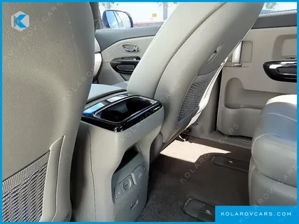 KIA CARNIVAL 7-SEATER LIMOUSINE