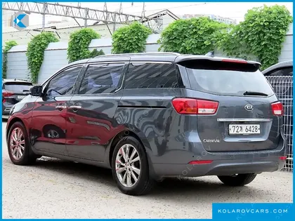 KIA CARNIVAL 11-SEATER LUXURY