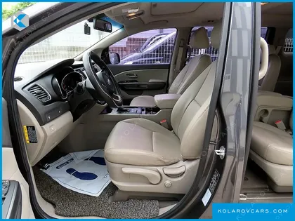 KIA CARNIVAL 11-SEATER LUXURY
