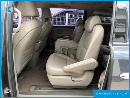KIA CARNIVAL 11-SEATER LUXURY