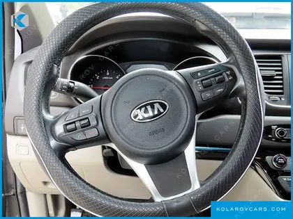 KIA CARNIVAL 11-SEATER LUXURY