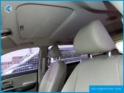KIA CARNIVAL 11-SEATER LUXURY