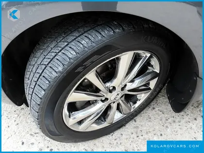 KIA CARNIVAL 11-SEATER LUXURY