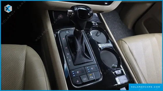KIA CARNIVAL 9-SEATER HI-LIMOUSINE