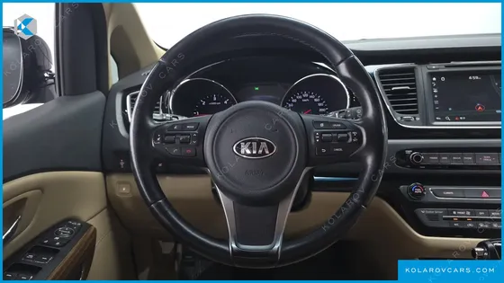 KIA CARNIVAL 9-SEATER HI-LIMOUSINE