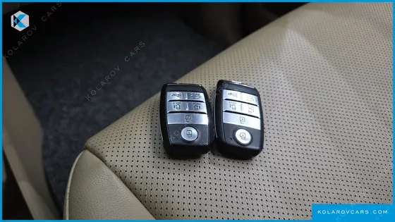KIA CARNIVAL 9-SEATER HI-LIMOUSINE