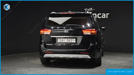 KIA CARNIVAL 9-SEATER NOBLESSE
