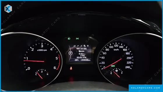 KIA CARNIVAL 9-SEATER NOBLESSE