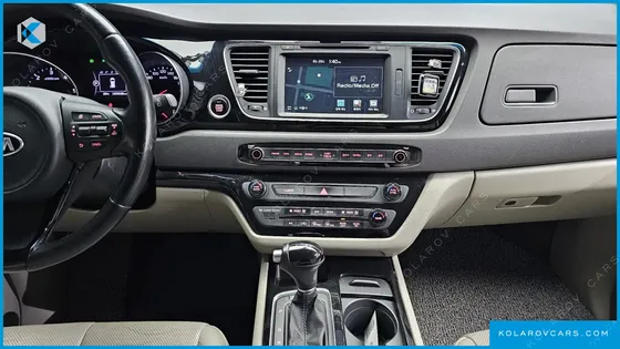 KIA CARNIVAL 9-SEATER NOBLESSE