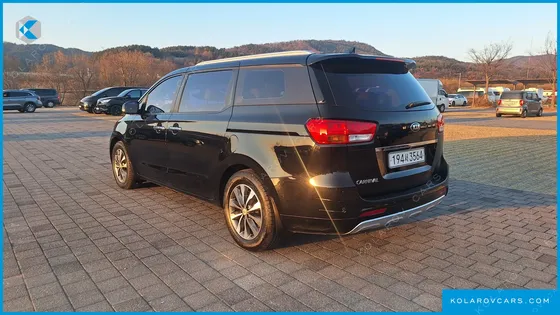 KIA CARNIVAL 9-SEATER LUXURY