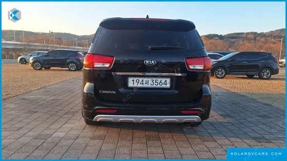 KIA CARNIVAL 9-SEATER LUXURY