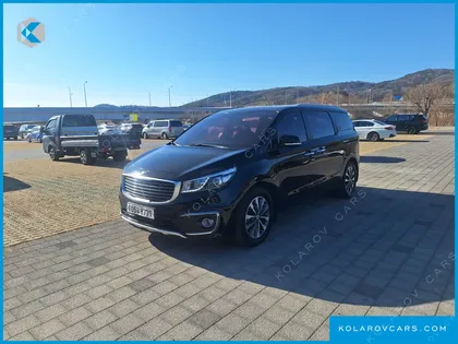 KIA CARNIVAL 9-SEATER LUXURY