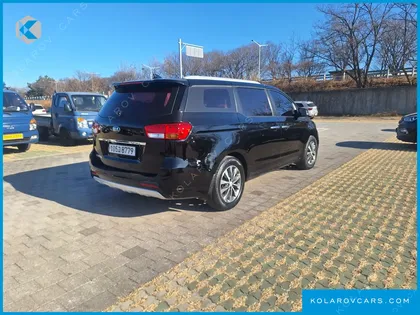 KIA CARNIVAL 9-SEATER LUXURY