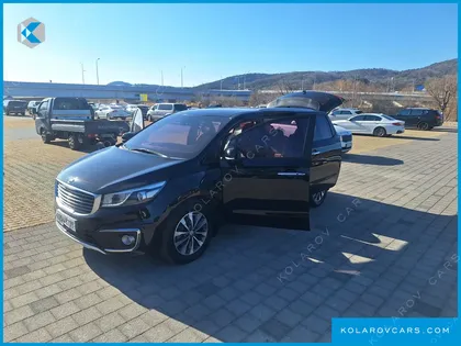 KIA CARNIVAL 9-SEATER LUXURY