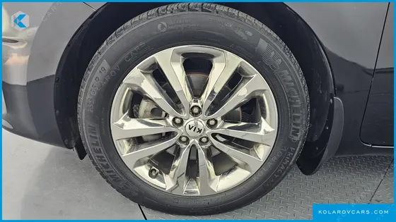 KIA CARNIVAL GASOLINE 9-SEATER NOBLESSE