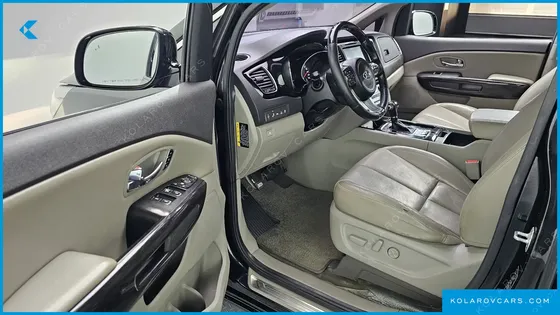KIA CARNIVAL GASOLINE 9-SEATER NOBLESSE