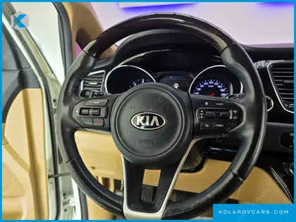 KIA CARNIVAL 7-SEATER LIMOUSINE