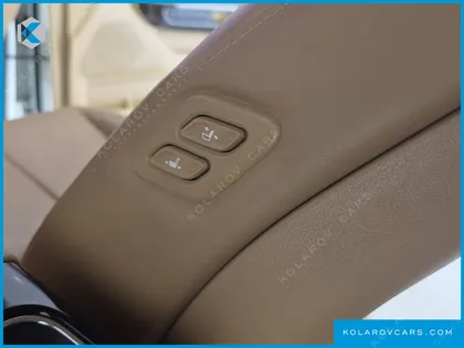 KIA CARNIVAL 7-SEATER LIMOUSINE