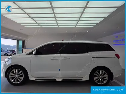 KIA CARNIVAL 7-SEATER LIMOUSINE