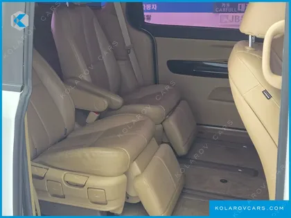 KIA CARNIVAL 7-SEATER LIMOUSINE