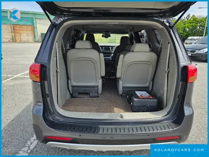 KIA CARNIVAL 9-SEATER LUXURY