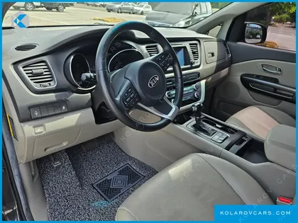 KIA CARNIVAL 9-SEATER LUXURY