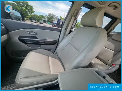 KIA CARNIVAL 9-SEATER LUXURY