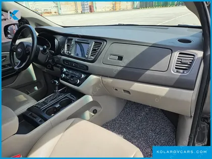 KIA CARNIVAL 9-SEATER LUXURY