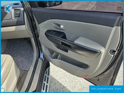 KIA CARNIVAL 9-SEATER LUXURY