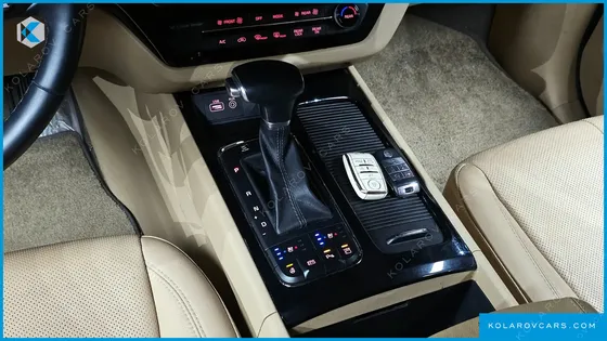 KIA CARNIVAL 9-SEATER NOBLESSE