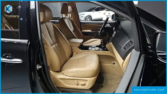 KIA CARNIVAL 9-SEATER NOBLESSE