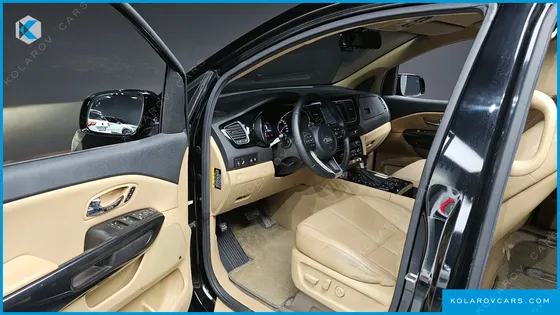 KIA CARNIVAL 9-SEATER NOBLESSE