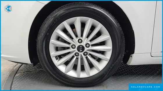 KIA K7 3.0 LPI LUXURY (RENTAL CAR)