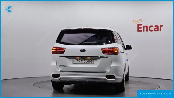 KIA CARNIVAL 9-SEATER PRSTIGE