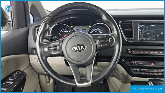 KIA CARNIVAL 9-SEATER PRSTIGE