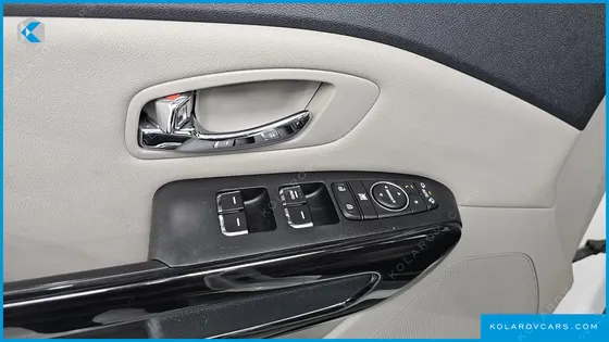 KIA CARNIVAL 9-SEATER PRSTIGE