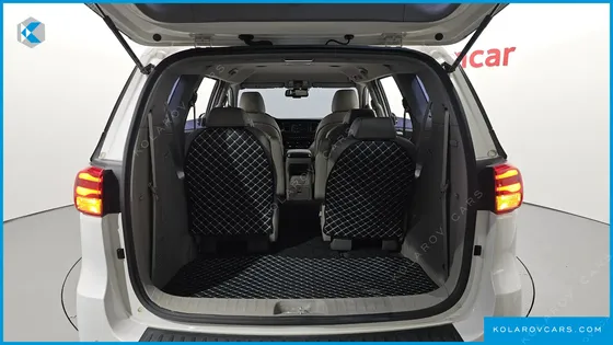 KIA CARNIVAL 9-SEATER PRSTIGE