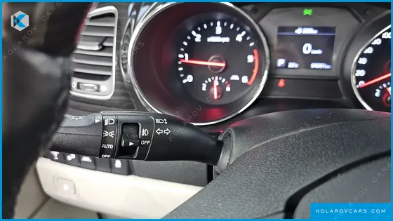 KIA CARNIVAL 9-SEATER PRSTIGE