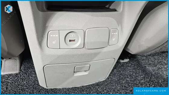 KIA CARNIVAL 9-SEATER PRSTIGE