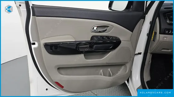 KIA CARNIVAL 9-SEATER PRSTIGE