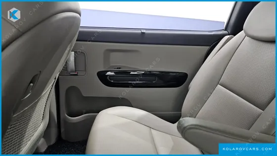 KIA CARNIVAL 9-SEATER PRSTIGE